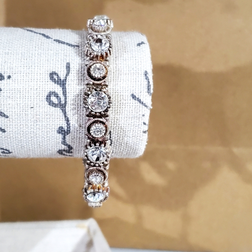 Elastic bracelet